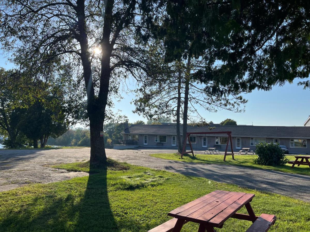 Old Mill Motel Blind River Exterior foto